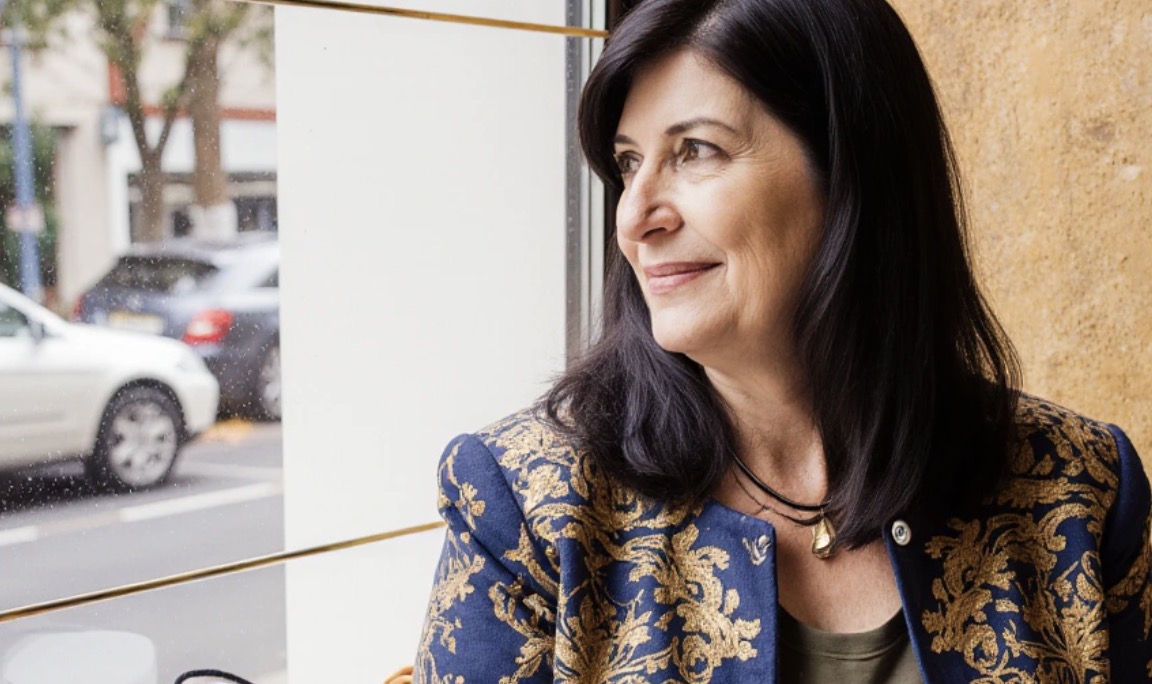 Mąż chce, żebym rzuciła pracę i zajęła się jego mamą. A ja sama mam starszą i chorą mamę, tylko iż z siostrą umówiłyśmy się jasno: ona opiekuje się mamą, a ja nie roszczę sobie żadnych praw do spadku. Dlatego powiedziałam, iż zgodzę się siedzieć przy teściowej tylko pod jednym warunkiem – jeżeli przepisze mieszkanie na mnie. Nie na męża, nie na wnuki, tylko na mnie