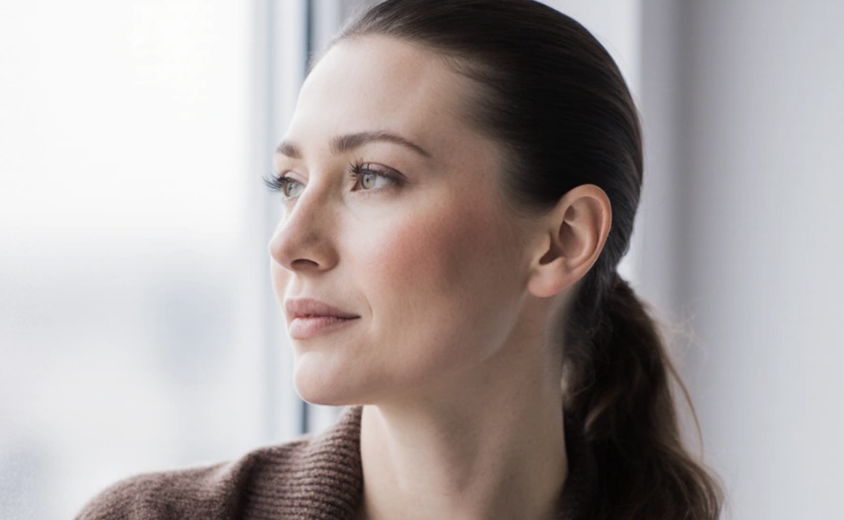 Po 12 latach małżeństwa rozstajemy się z mężem. Nie pracuję, więc sama nie będę w stanie utrzymać dzieci. Koleżanki powtarzają mi, iż mogę – i mam pełne prawo – odejść i zostawić dzieci przy ojcu. Że kiedyś zrozumieją. Ale jeżeli tak zrobię, to do końca życia będą widzieć we mnie „kukułkę” i nigdy już mnie nie zaakceptują