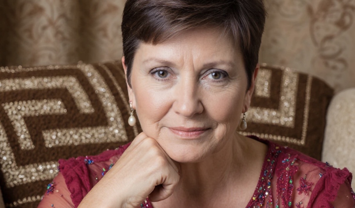 Przeszłam na emeryturę, spakowałam rzeczy męża i odesłałam go do matki na wieś. Całe życie marzyłam o rozwodzie i wreszcie się odważyłam. Ale nasze dorosłe dzieci nie zrozumiały mojego kroku. Nie spodziewałam się, iż będą bić brawo, ale urządziły mi prawdziwy bojkot – żądają, żebym przebaczyła ojcu i przyjęła go z powrotem