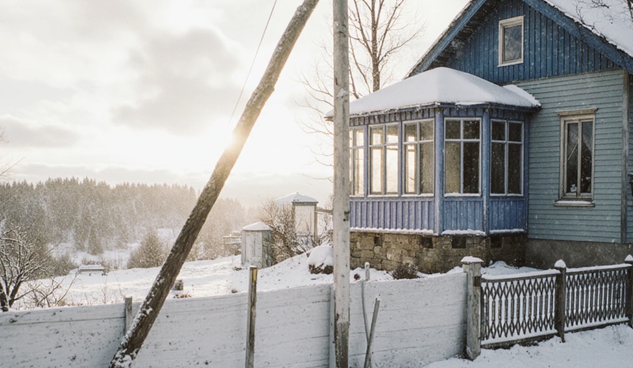 Teściowa uznała, iż skoro mieszkam u nich, powinienem dokładać się do wspólnego budżetu. I nie mam z tym problemu — tyle iż teściowa postanowiła zrobić generalny remont swojego domu. Teraz wszystkie pieniądze, które zarabiam, idą na jej remont, a prace przy moim własnym domu stanęły w miejscu. Po prostu nie mam już za co tam działać. Coraz częściej myślę, iż jeżeli tak dalej pójdzie, teściowej naprawdę uda się nas rozdzielić.Teściowa uznała, iż skoro mieszkam u nich, powinienem dokładać się do wspólnego budżetu. I nie mam z tym problemu — tyle iż teściowa postanowiła zrobić generalny remont swojego domu. Teraz wszystkie pieniądze, które zarabiam, idą na jej remont, a prace przy moim własnym domu stanęły w miejscu. Po prostu nie mam już za co tam działać. Coraz częściej myślę, iż jeżeli tak dalej pójdzie, teściowej naprawdę uda się nas rozdzielić